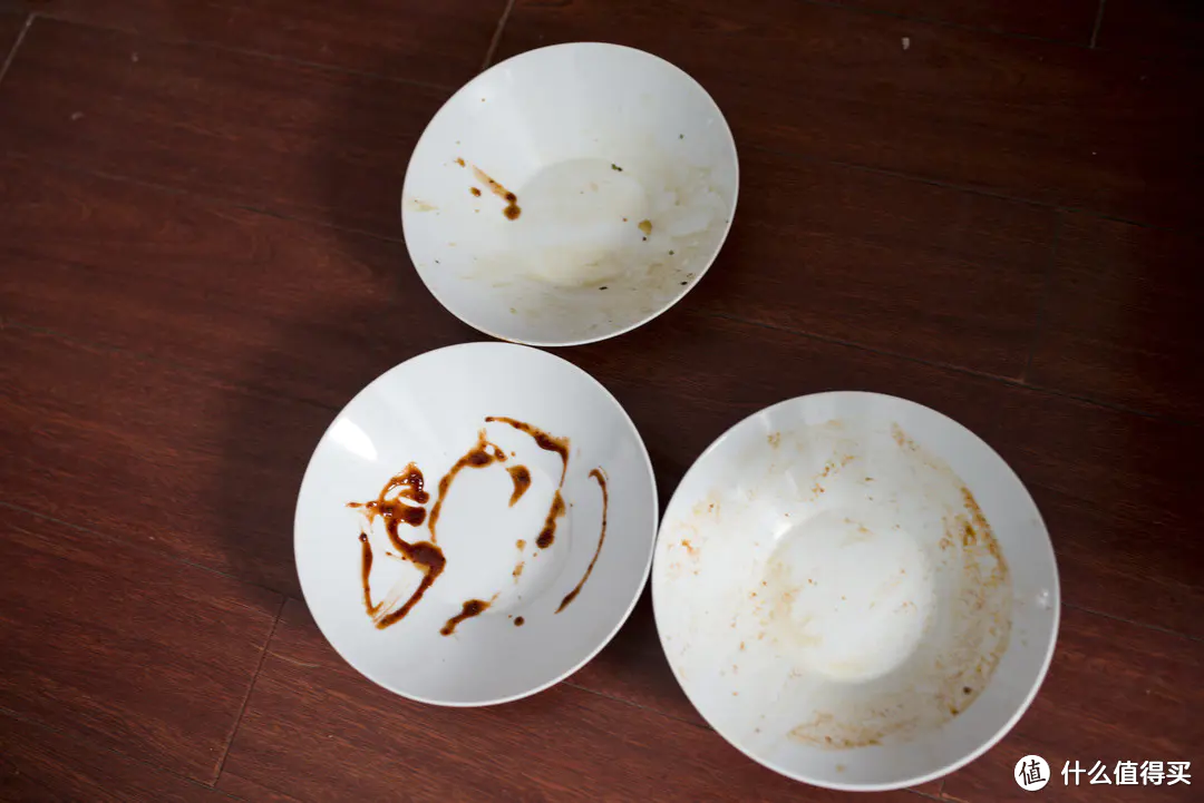 洗碗机洗碗总是不干净?你该换洗碗凝珠了!自打用上了finish亮碟量子极净洗碗凝珠,就像换了个新洗碗机